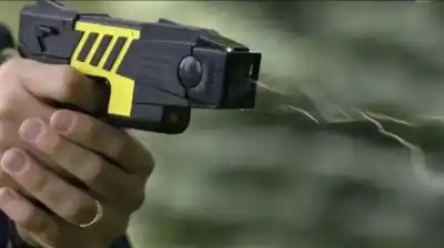 Primera vez en Neuquén: la Policía usó una Taser para reducir a dos hombres