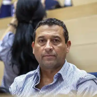 Renunció Ramón Flores a su banca en la Legislatura: quién lo reemplaza