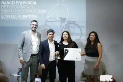 Kicillof y el Banco Provincia entregan premios en un acto que desnuda una tensión política oculta