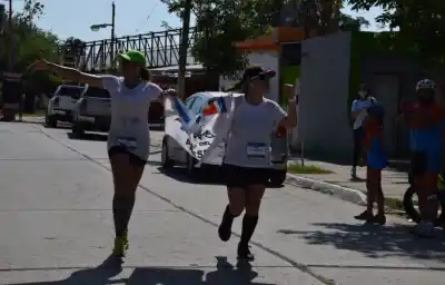 Doble corona para Añatuya: Betina Cuart y Romina Tonani arrasaron en el Cruce Calchaquí