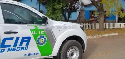 Roció con combustible a una empleada de una panadería y quiso prenderla fuego