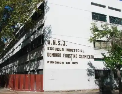 Padres de alumnos de la UNSJ evalúan ir a la Justicia por los paros: "Afecta el derecho de los niños"