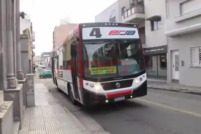Cortes totales y desvíos: arrancó el bacheo en calle Córdoba y durará hasta fin de año