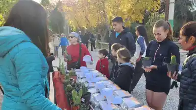 Feria sustentable en el Parque de la Biodiversidad: emprendedores, naturaleza y sorteos