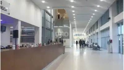Lo sorprendieron robando en su casa y le dispararon tres veces en Las Flores