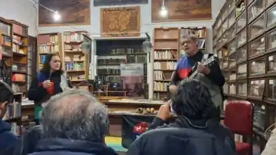 15 años de canto charrúa: Seuer Montec llenó la Biblioteca de Villaguay