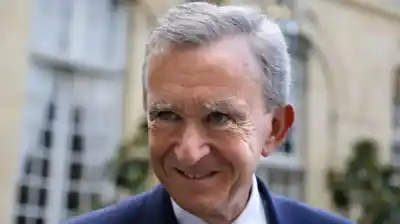 El hombre que dejó la construcción por una apuesta de US$15 millones y hoy domina el mundo del lujo