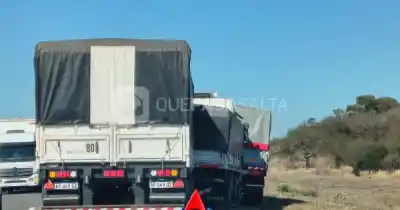 Caos en la Ruta 9: tres camiones chocaron y piden circular con precaución