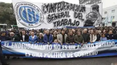 La CGT confirmó un paro y una marcha contra Milei tras el fracaso del salario mínimo