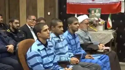 Irán ejecuta a tres jóvenes en público: el escalofriante motivo que conmociona al mundo