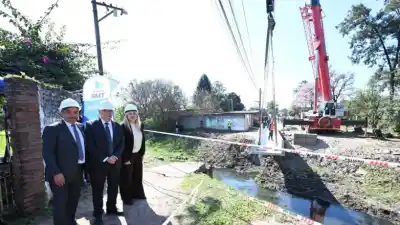 Jaldo y Chahla inauguraron dos puentes peatonales que unen cuatro barrios de la Capital