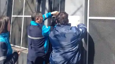 Clausuraron un after en una pizzería de Refinería tras denuncias de vecinos