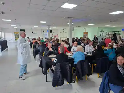 Más de 100 adultos mayores participaron de una nueva jornada de salud en el Hospital Central