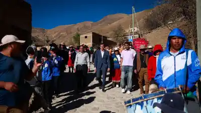 Malestar en Caspalá por la visita de Sadir: denuncian aterrizaje en la cancha pese a una manda judicial