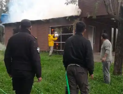 Incendio en una vivienda de Cerro Corá: el fuego afectó la casa pero no dejó heridos