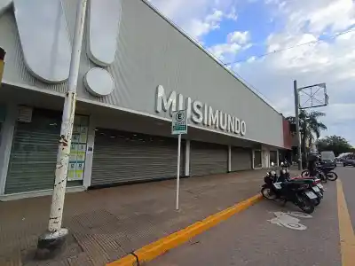 Cerró Musimundo en Sáenz Peña y dejó en la calle a 17 empleados