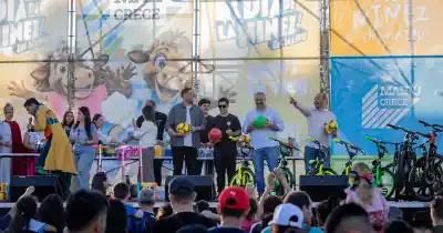 Miles de familias despidieron el Mes de la Niñez en los parques de Maipú