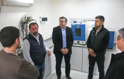 Firman un acuerdo clave para reactivar el laboratorio veterinario provincial