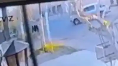 La mató un conductor alcoholizado en Rawson: el video del impacto