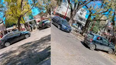 Un auto terminó arriba del paseo peatonal tras un fuerte choque en pleno centro