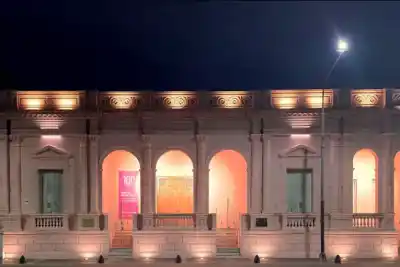 El Museo de Bellas Artes de Paraná estrena iluminación LED para su centenario