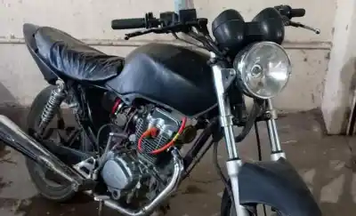 Secuestraron una moto sin patente ni luces: la conducía una nena de 15