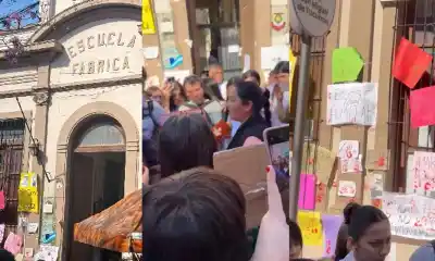 Denuncian a un conserje por acoso en la Escuela Fábrica y padres se movilizan