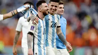La carta de Enzo Fernández a Messi: "Hacía cuentas con tu edad para jugar con vos"