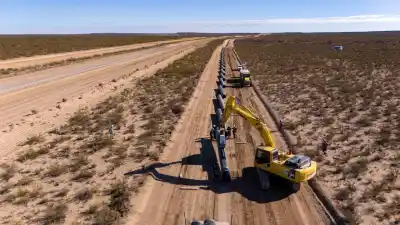 Río Negro firmó el acuerdo para el oleoducto que duplicará el transporte de crudo de Vaca Muerta