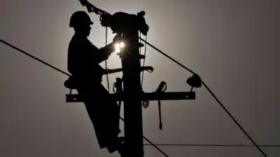 Invierten casi 870 millones en transformadores para terminar con los cortes de luz