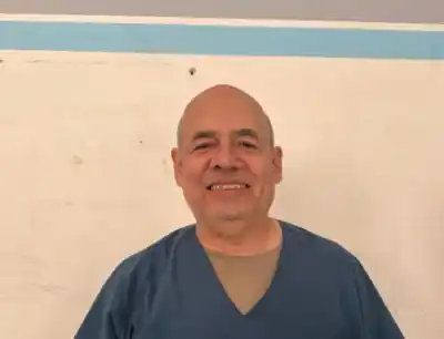 Tras 28 años en el Hospital Regional, Raúl Henny se despide: "Es mi casa"