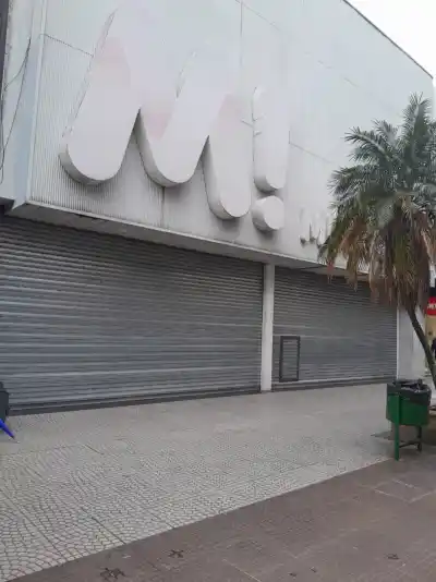 Cerraron todos los locales de Musimundo en Corrientes y 36 empleados quedaron en la calle