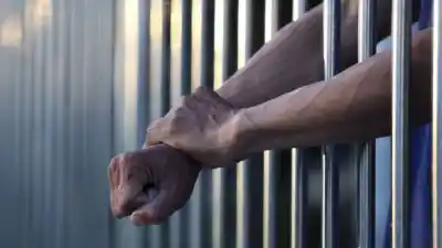 Condenaron a 35 años de prisión a un comerciante que abusó de cuatro niños durante una década
