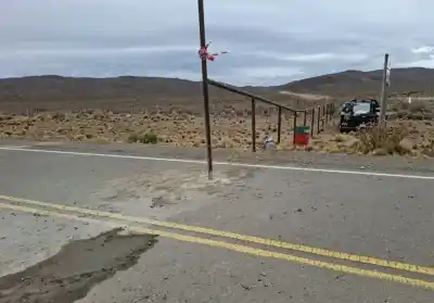 Polémica en Chubut: una tranquera corta una ruta pavimentada y desata un conflicto de décadas