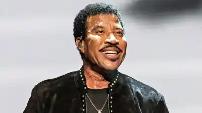 Lionel Richie, en terapia intensiva tras un show: pidió una silla y no podía mantenerse de pie