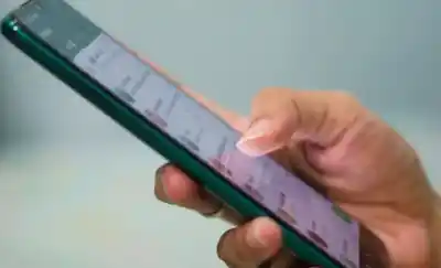 Le ofrecieron dólares por WhatsApp y le vaciaron $800 mil de la billetera virtual