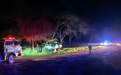 Corrió desnudo, robó una camioneta y volcó: la insólita noche de un vecino de Trenel