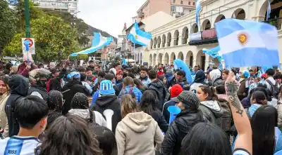 Messi se retira de la Selección y Salta le dice gracias: las voces de los hinchas