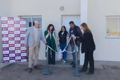 87 familias de Río Primero y Villa Santa Rosa recibieron su casa y su escritura