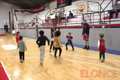 20 chicos ya entrenan en la escuelita mixta de básquet de Olimpia