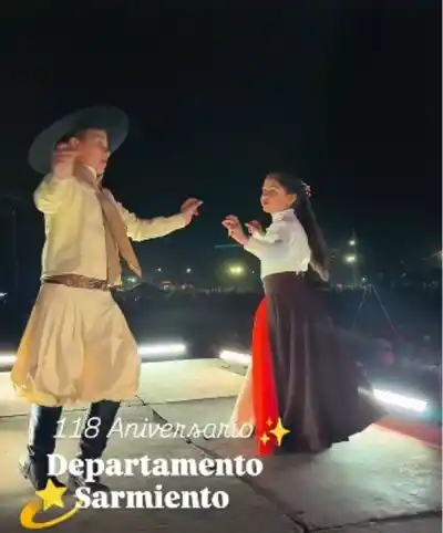 118 años de Sarmiento: un desfile multitudinario y Valentino Merlo en el cierre
