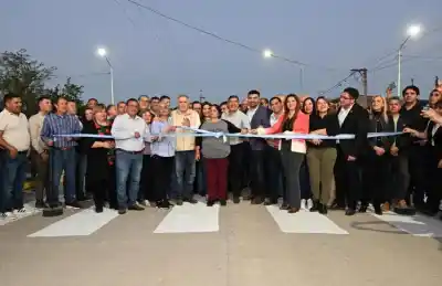 Jaldo dejó inauguradas 10 cuadras de pavimento y 7 km de luces en Monteagudo