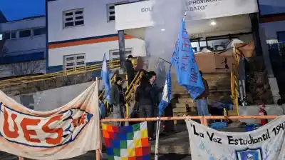 Con clases los sábados, el Gobierno busca recuperar horas perdidas en solo 2 escuelas