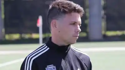 Un futbolista argentino estuvo 22 días preso por el ICE en Miami: “Más de 24 horas sentado y encadenado”