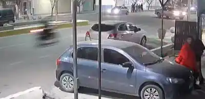 Un joven de 25 años quedó grave tras chocar a toda velocidad contra una camioneta