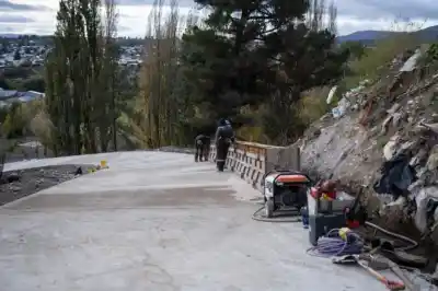 La barda del Ñireco, bajo la lupa: qué dice el Municipio sobre el riesgo para los vecinos