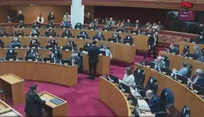 Bussi denunció a Cobos por amenazas y pidió sanciones en la Legislatura
