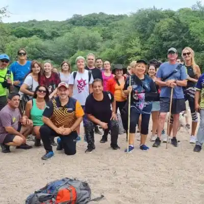 Una caminata de 10 km por senderos jesuitas y pueblos originarios en el Valle de Paravachasca