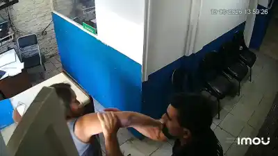 Escándalo en una comisaría de Mar del Plata: desafectan a un policía tras agredir a una mujer que fue a denunciar