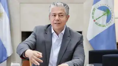 Figueroa lleva Vaca Muerta a Washington para seducir inversores y al Banco Mundial